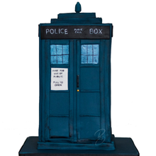 Load image into Gallery viewer, 3D Realistic Tardis Cake