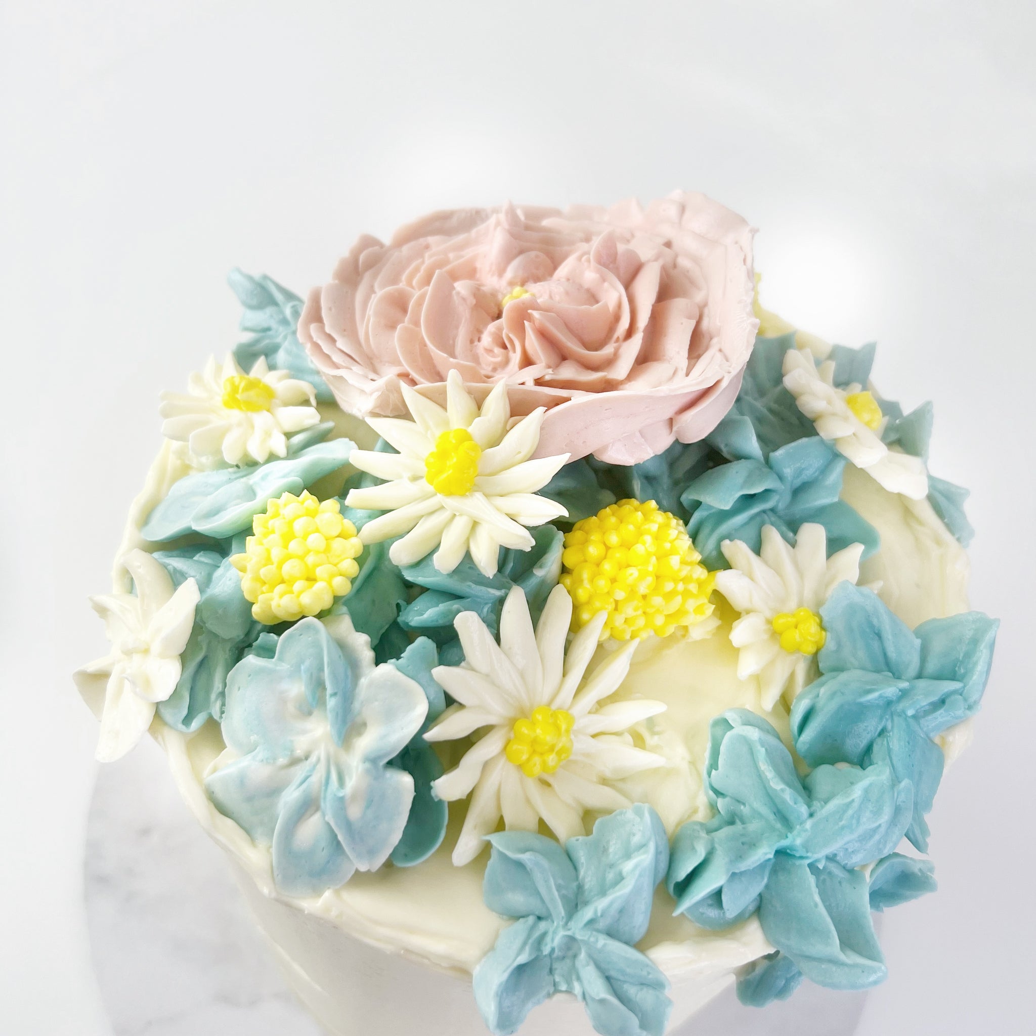 Hydrangea Buttercream Flowers Cake - Main Image