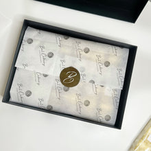 Load image into Gallery viewer, Wedding Cake Taster Box