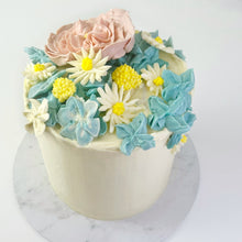 Load image into Gallery viewer, hydrangea buttercream piped organic flowers cake
